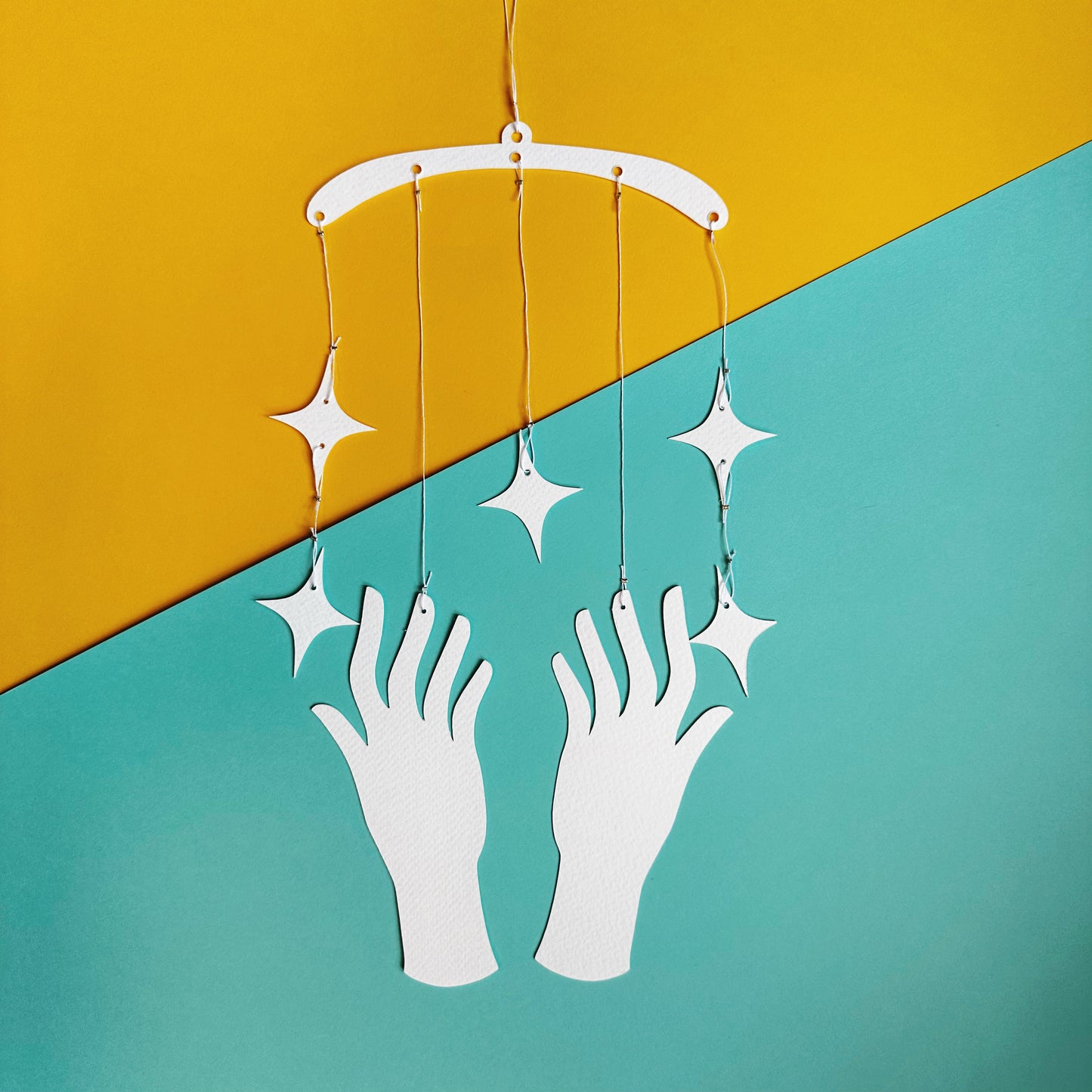 Mobile en papier "Kind of Magic"